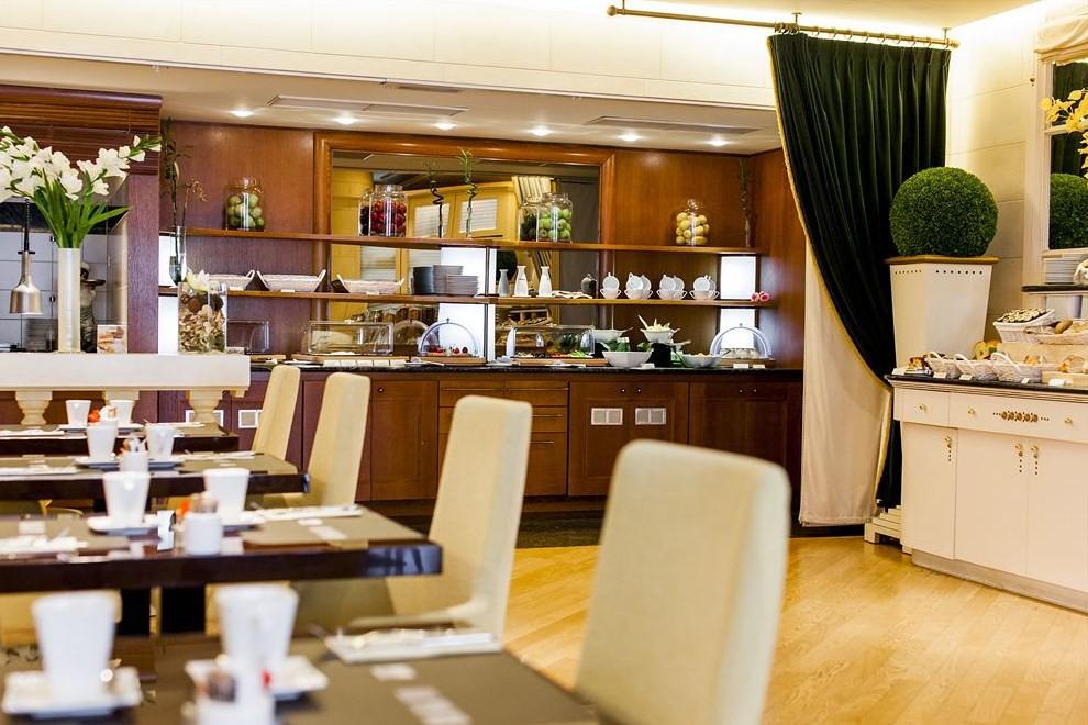 Le Châtelain Hotel 5*
