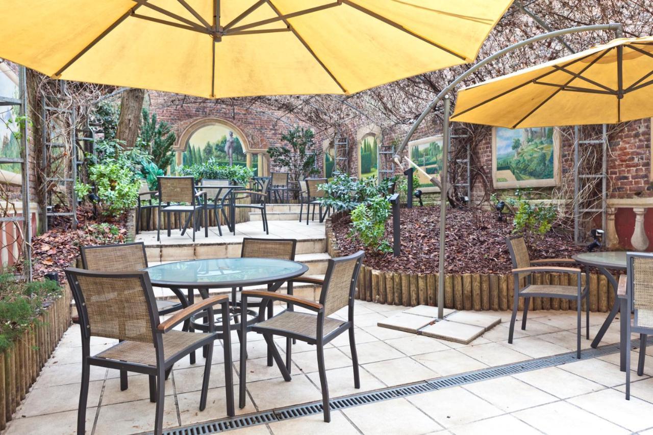 Le Chatelain Hotel