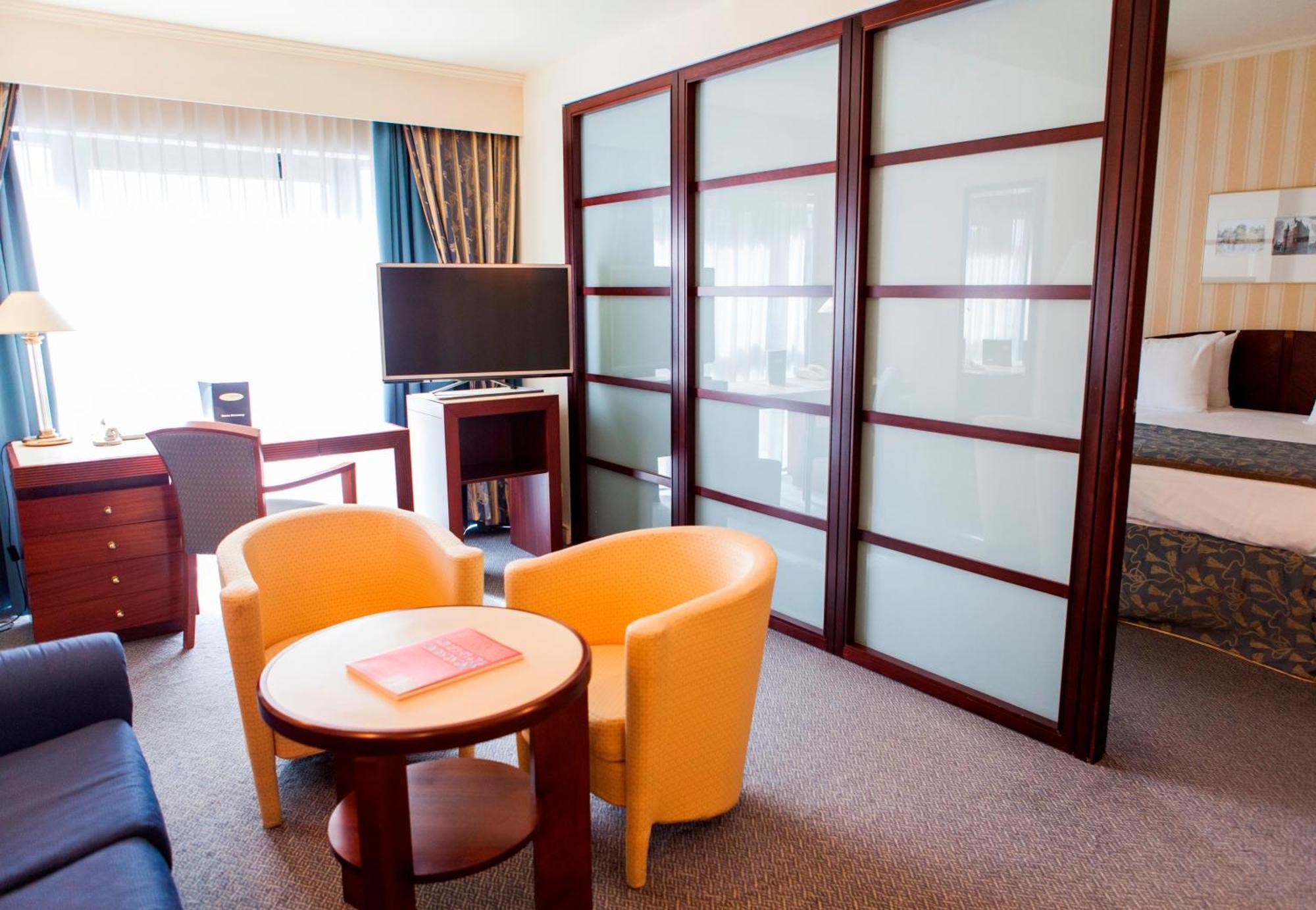 Le Chatelain Hotel